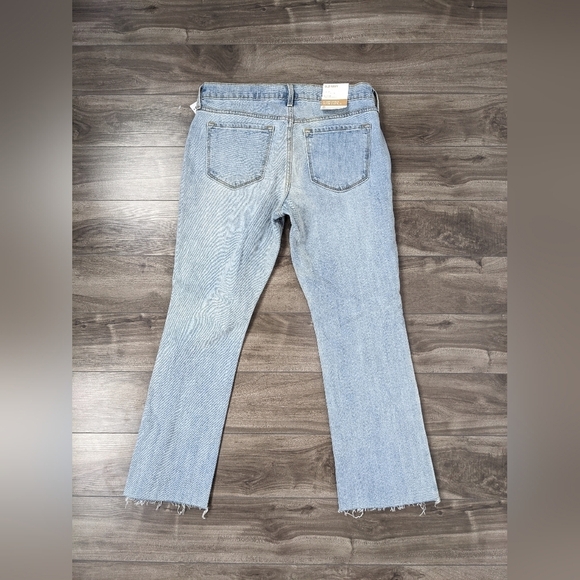 NWT Old Navy Mid Rise Flare Ladies Size 6 Light Blue Jeans - Picture 2 of 12